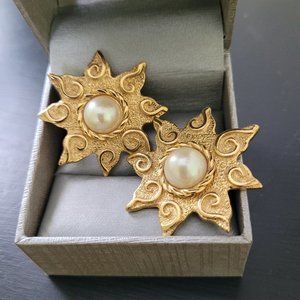 Star Gold Tone and Pearl earrings, Convertible Costume vintage Retro
